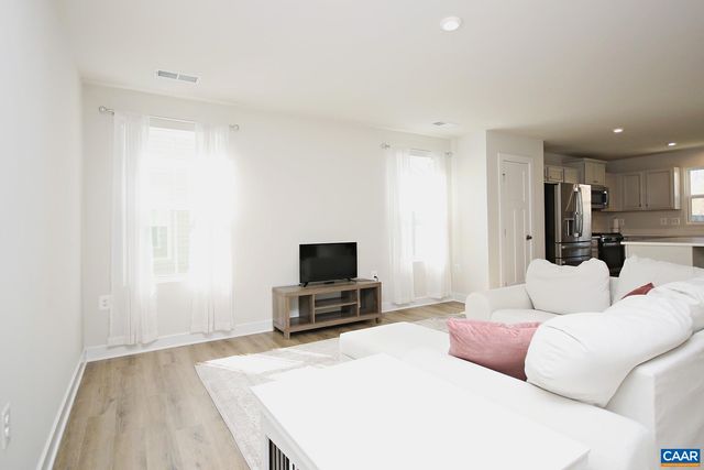 127 VIRGINIA AVE, Palmyra, VA 22963