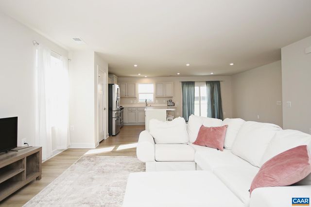 127 VIRGINIA AVE, Palmyra, VA 22963