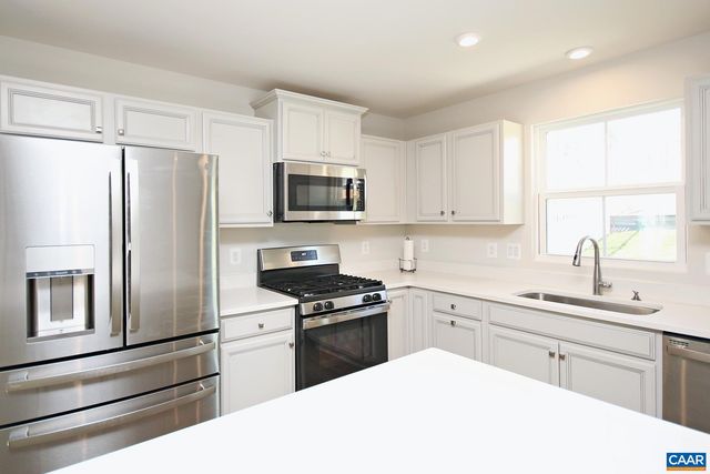 127 VIRGINIA AVE, Palmyra, VA 22963