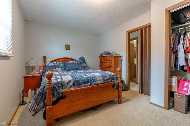 408 4th Street NE, New Philadelphia, OH 44663