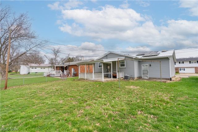 408 4th Street NE, New Philadelphia, OH 44663