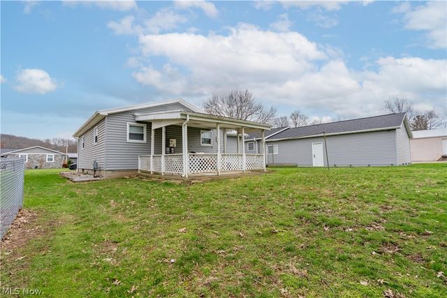 408 4th Street NE, New Philadelphia, OH 44663