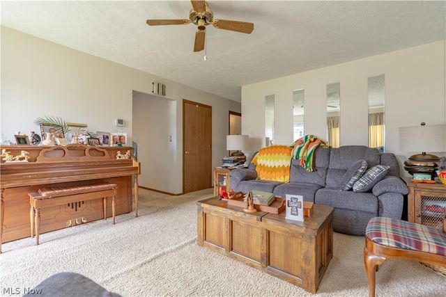 408 4th Street NE, New Philadelphia, OH 44663