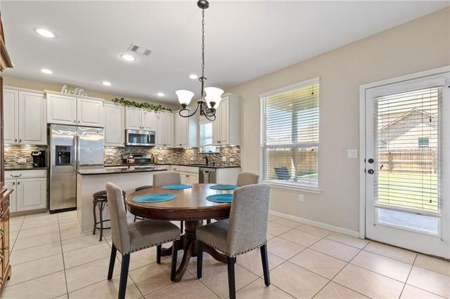 2337 Muzzie LN, Leander, TX 78641