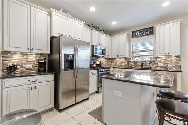 2337 Muzzie LN, Leander, TX 78641