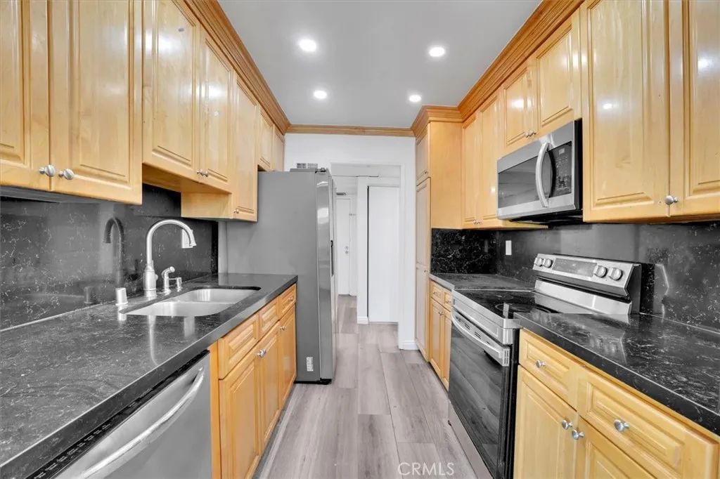 5412 Lindley Avenue 110, Encino, CA 91316