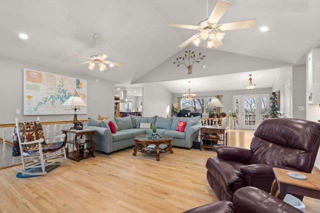 127 Trails End Street, Branson West, MO 65737