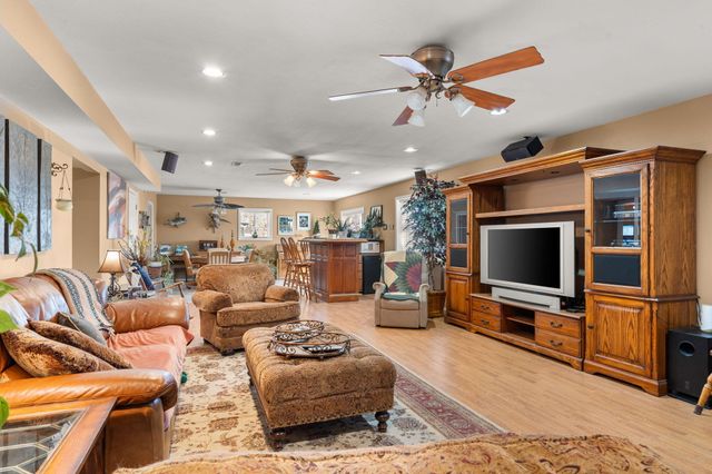 127 Trails End Street, Branson West, MO 65737