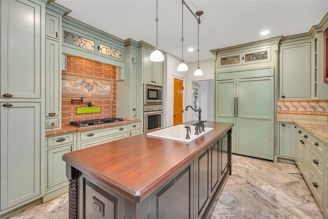 210 Settlers Road, St Simons Island, GA 31522