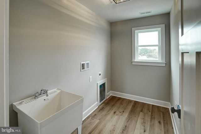 211 ESTES LN, Mineral, VA 23117