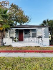 2905 W CHESTNUT STREET, Tampa, FL 33607