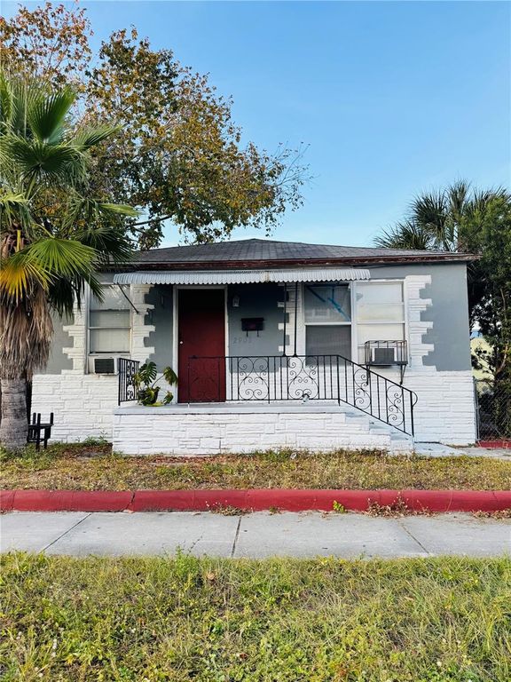 2905 W CHESTNUT STREET, Tampa, FL 33607