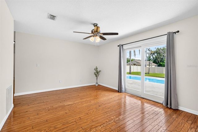 37121 MERIDIAN AVENUE, Dade City, FL 33525