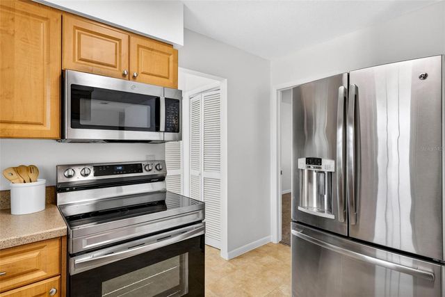 37121 MERIDIAN AVENUE, Dade City, FL 33525
