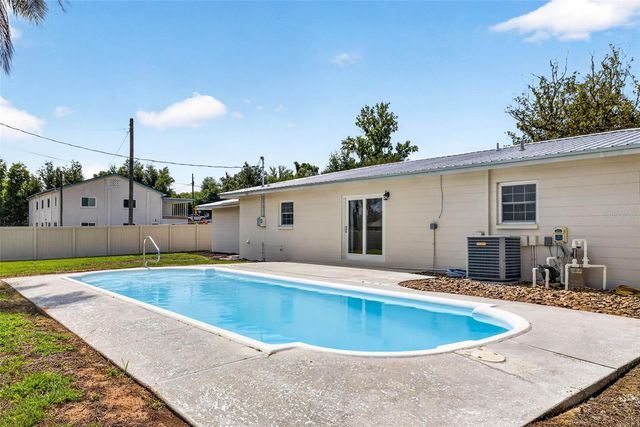 37121 MERIDIAN AVENUE, Dade City, FL 33525