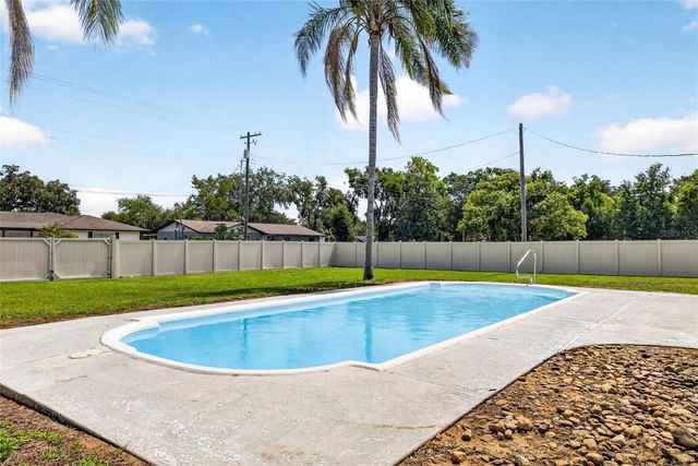 37121 MERIDIAN AVENUE, Dade City, FL 33525