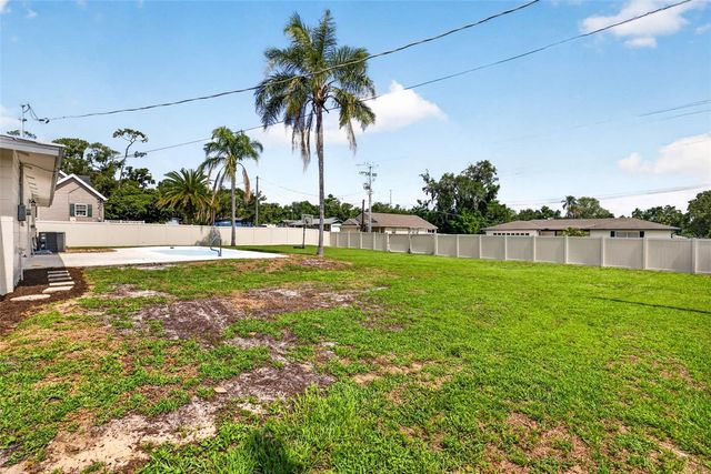 37121 MERIDIAN AVENUE, Dade City, FL 33525