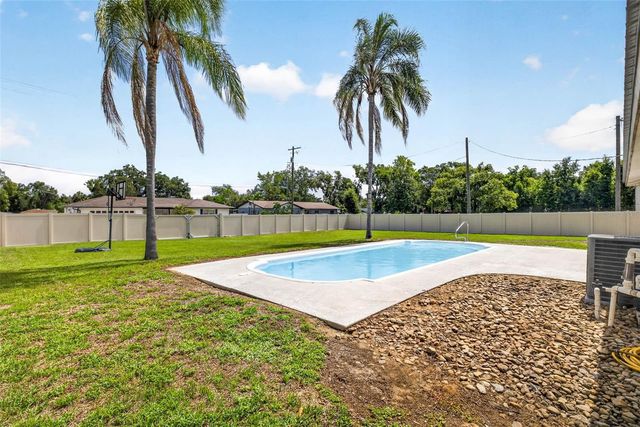 37121 MERIDIAN AVENUE, Dade City, FL 33525