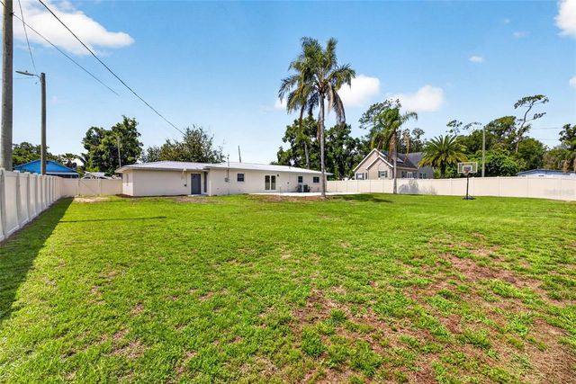 37121 MERIDIAN AVENUE, Dade City, FL 33525