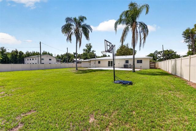 37121 MERIDIAN AVENUE, Dade City, FL 33525
