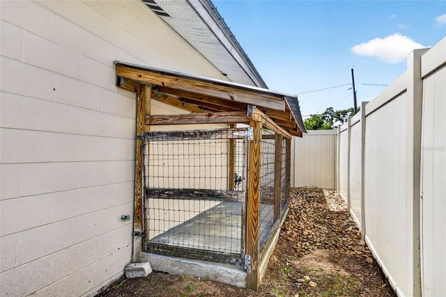 37121 MERIDIAN AVENUE, Dade City, FL 33525