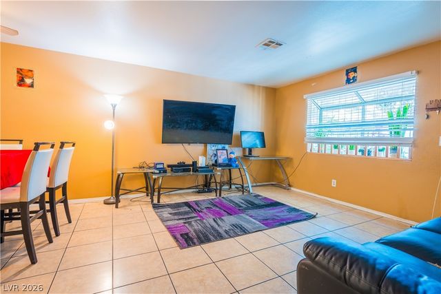 2124 Willowbury Drive B, Las Vegas, NV 89108