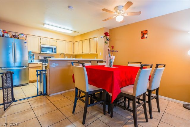 2124 Willowbury Drive B, Las Vegas, NV 89108