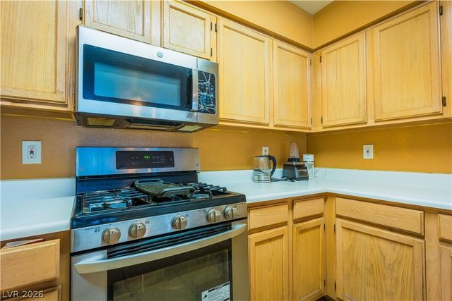 2124 Willowbury Drive B, Las Vegas, NV 89108