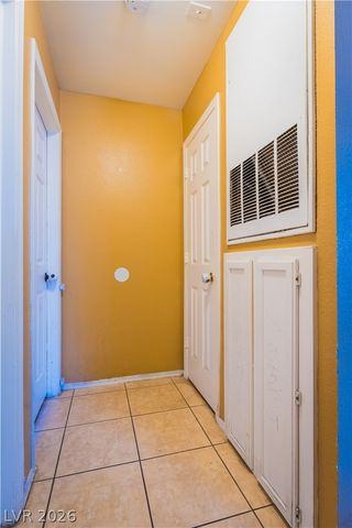 2124 Willowbury Drive B, Las Vegas, NV 89108