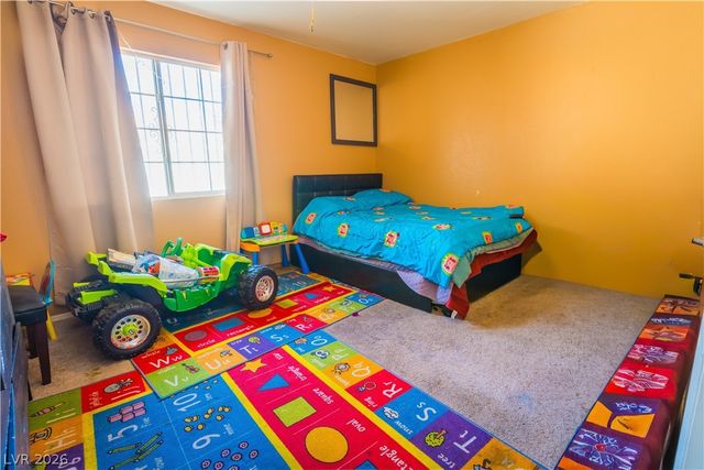 2124 Willowbury Drive B, Las Vegas, NV 89108