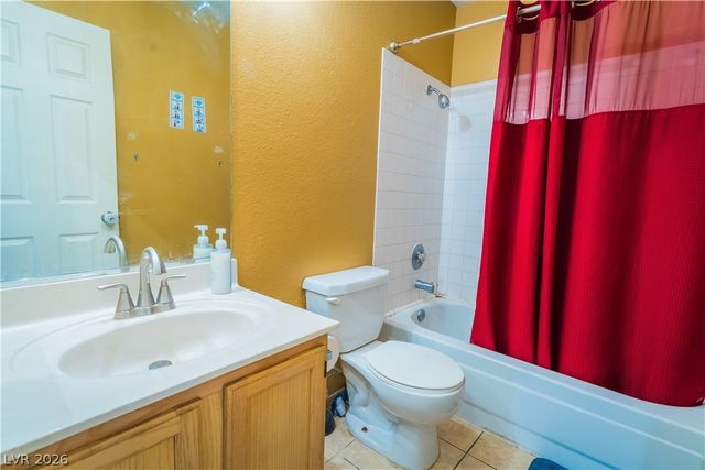 2124 Willowbury Drive B, Las Vegas, NV 89108