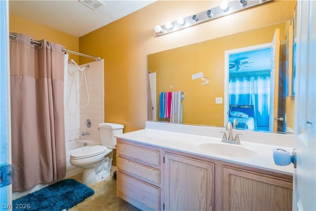 2124 Willowbury Drive B, Las Vegas, NV 89108