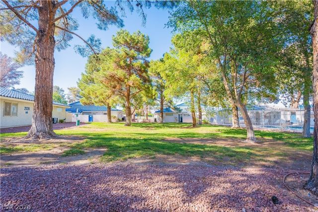 2124 Willowbury Drive B, Las Vegas, NV 89108