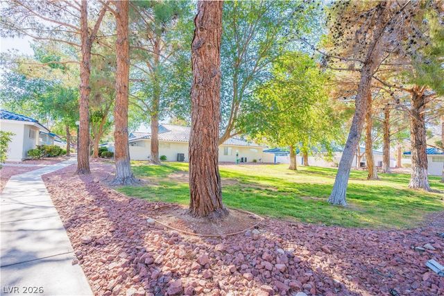 2124 Willowbury Drive B, Las Vegas, NV 89108