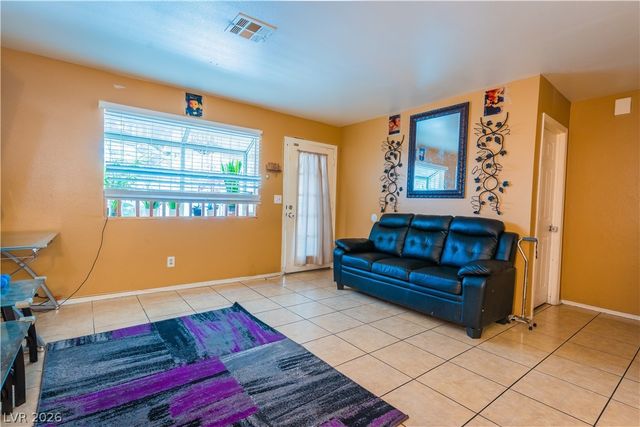 2124 Willowbury Drive B, Las Vegas, NV 89108