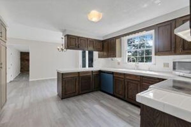 1755 Stonewall Drive, Newark, OH 43055
