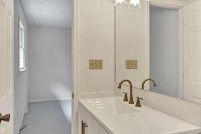 1755 Stonewall Drive, Newark, OH 43055