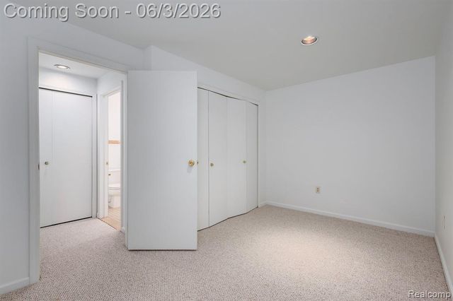 22010 River Ridge Trail, Farmington Hills, MI 48335