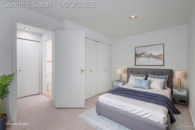 22010 River Ridge Trail, Farmington Hills, MI 48335