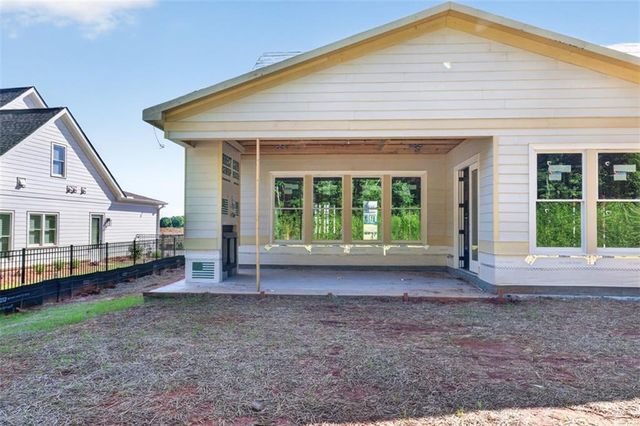 321 Lake Vista Drive, Statham, GA 30666