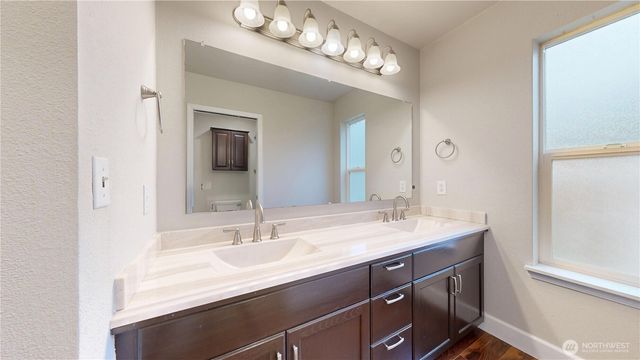 4124 Kapalea Way SE, Lacey, WA 98503