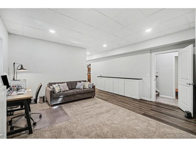 1409 Armstrong Dr, Longmont, CO 80504