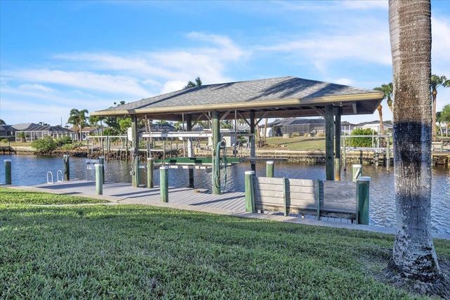 18694 MACGILL AVENUE, Port Charlotte, FL 33948