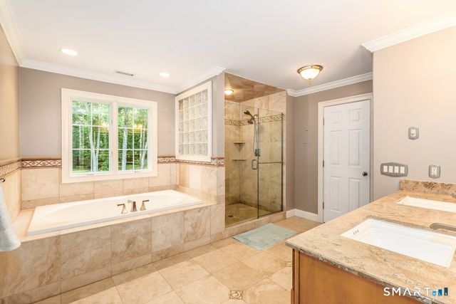 4 Mia Bella Drive, New Milford, CT 06776