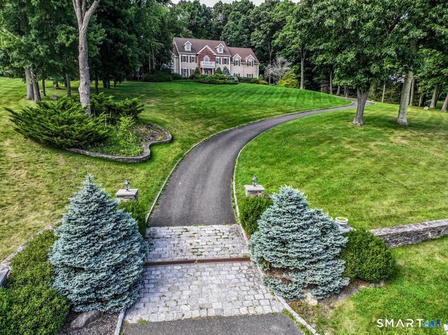 4 Mia Bella Drive, New Milford, CT 06776