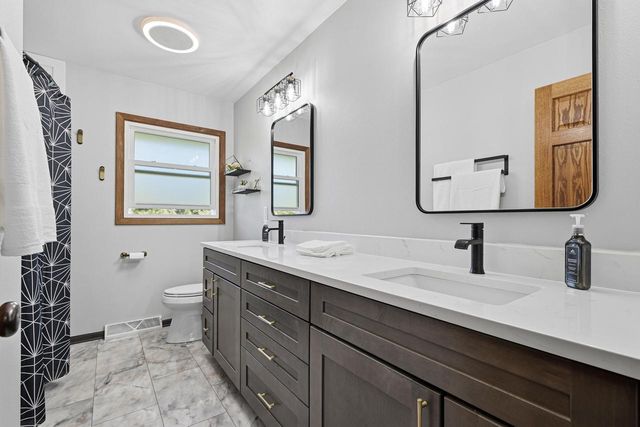 S70W22370 Sonoma WAY, Big Bend, WI 53103