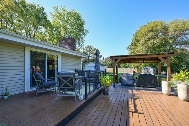 S70W22370 Sonoma WAY, Big Bend, WI 53103