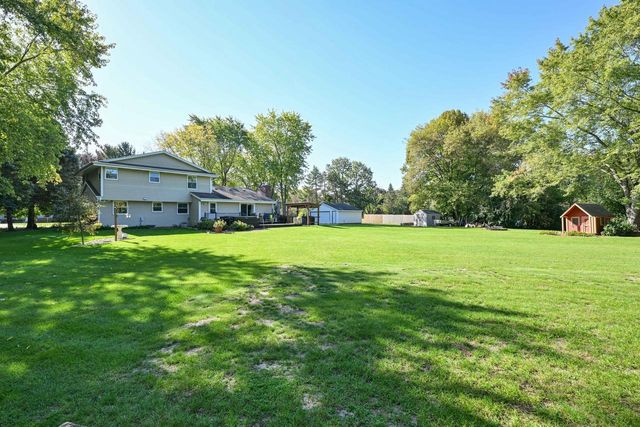 S70W22370 Sonoma WAY, Big Bend, WI 53103