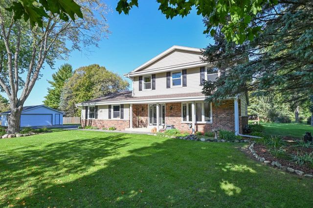 S70W22370 Sonoma WAY, Big Bend, WI 53103