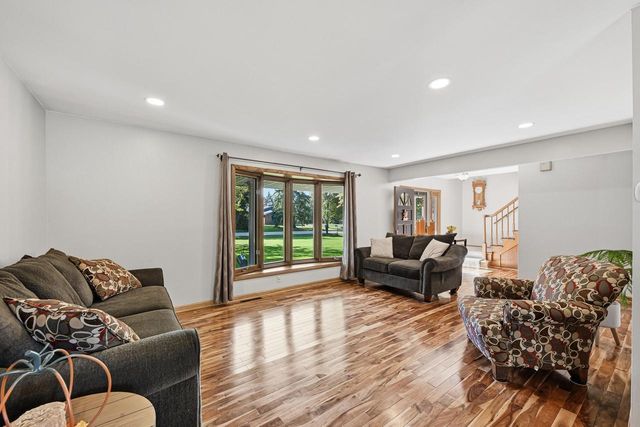 S70W22370 Sonoma WAY, Big Bend, WI 53103
